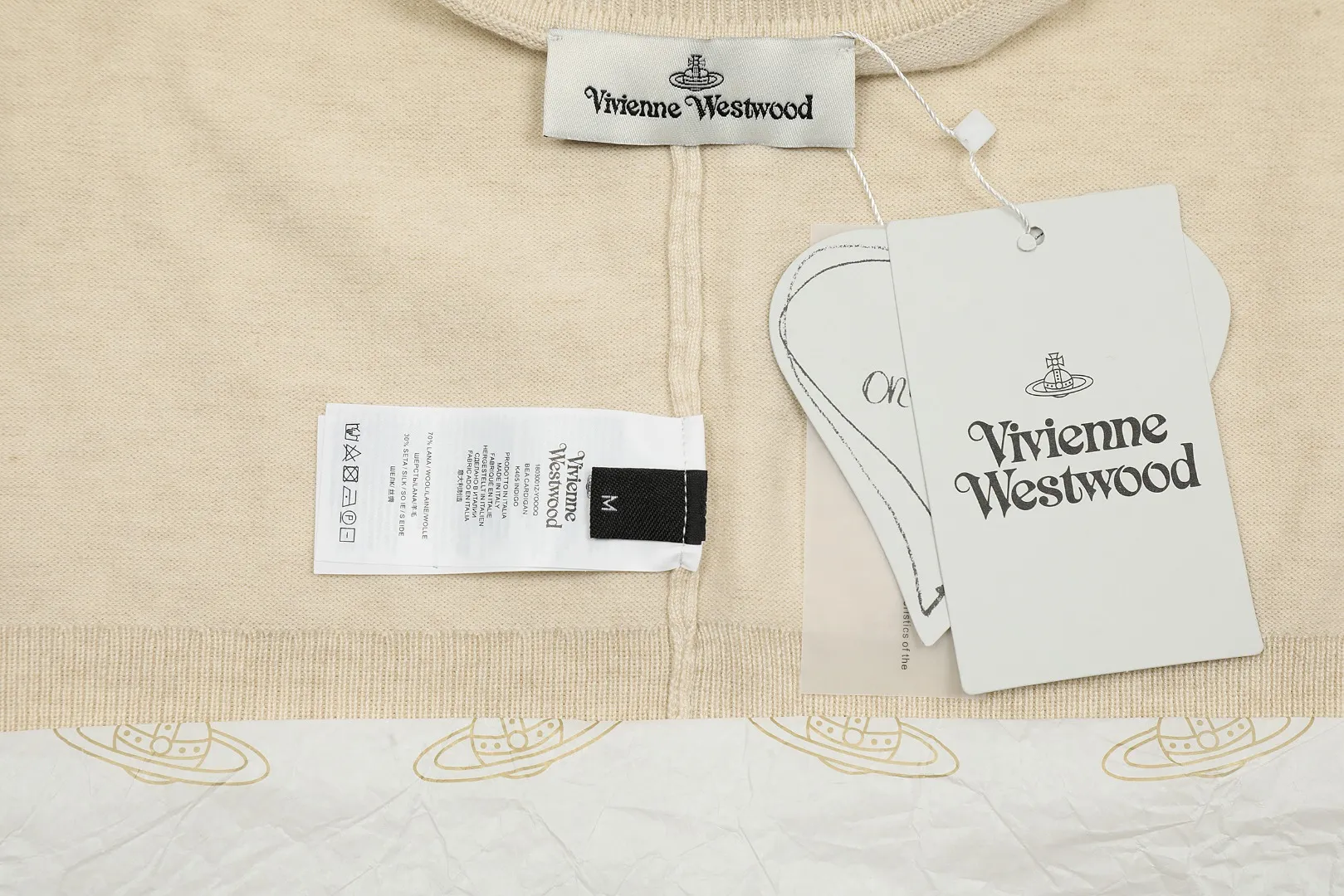 vivienne west wood Vivienne Saturn Classic Knitted Sweater Wool Cardigan 2023FW Latest Model Exclusive and Highest Quality on the Whole Network Order with Confidence - 🧩15% Merino Cotton Wool 85% Wool Blended 🧩Correct Italian 🇮🇹100% Wool Washed Wheat Logo 🧩Original Purchase True Model Opening 🧩Original Purchase Records and Comparison Charts Can Be Provided Order with Confidence 🧩Customized laser translucent buttons, the texture is clean and clear, completely restored 🧩Instant sale of all Taobao 300+ versions. Purchasing quality, full of quality, definitely not a copywriter, a real good product, the actual product is far beyond the budget. Size: S -M- L Color: black, cream apricot, coffee, gray, fluorescent green, blue